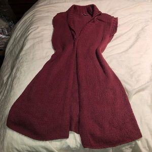 Sleeveless burgundy sweater